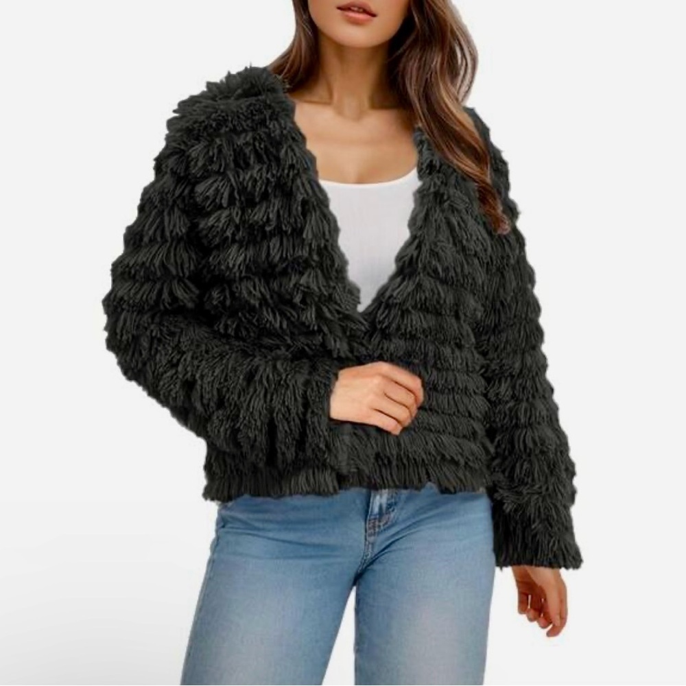Amori Women's Black Faux Fur Jacket Size Large